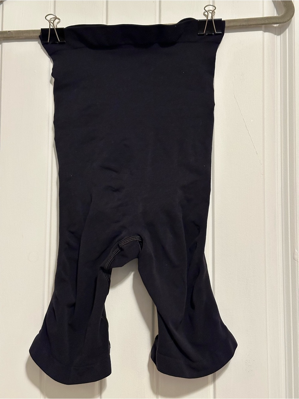 SKIMS Seamless Sculpt High-Waisted Above-the-Knee Short - Black - Picture 6 of 6